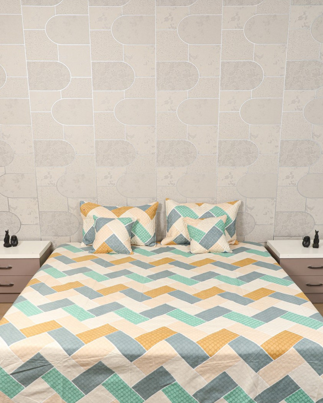 Baby Breath - KING SIZE 5PCS BEDSET (Geometric Pattren)