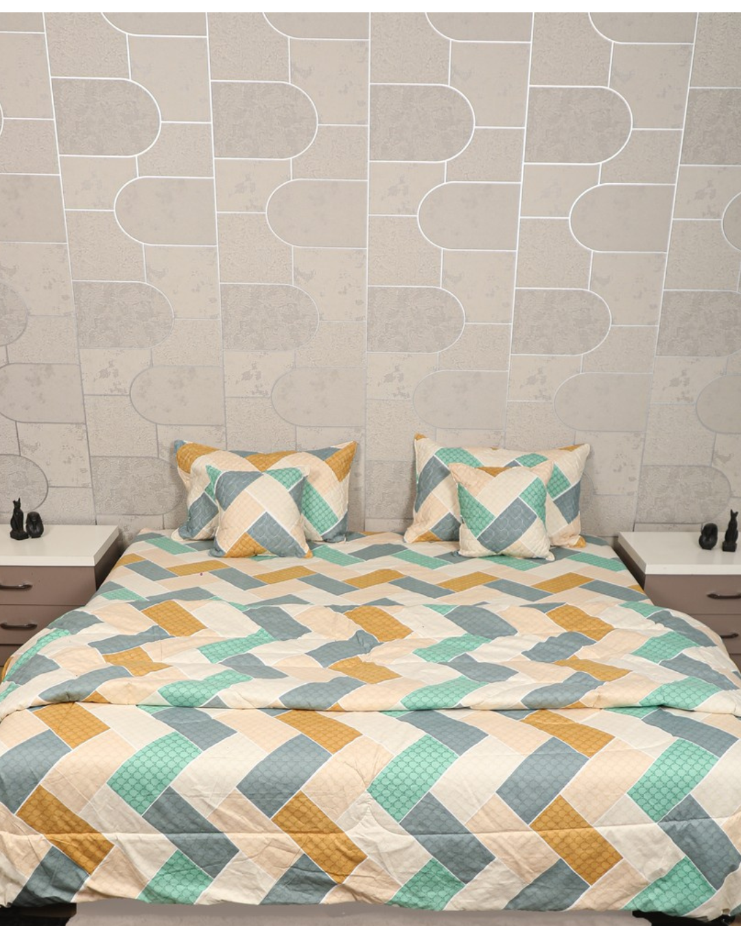 MARIGOLD – 6 Pc Bedset | Bedsheet, Comforter, Pillow Cover & Cushions (Geometric Print)