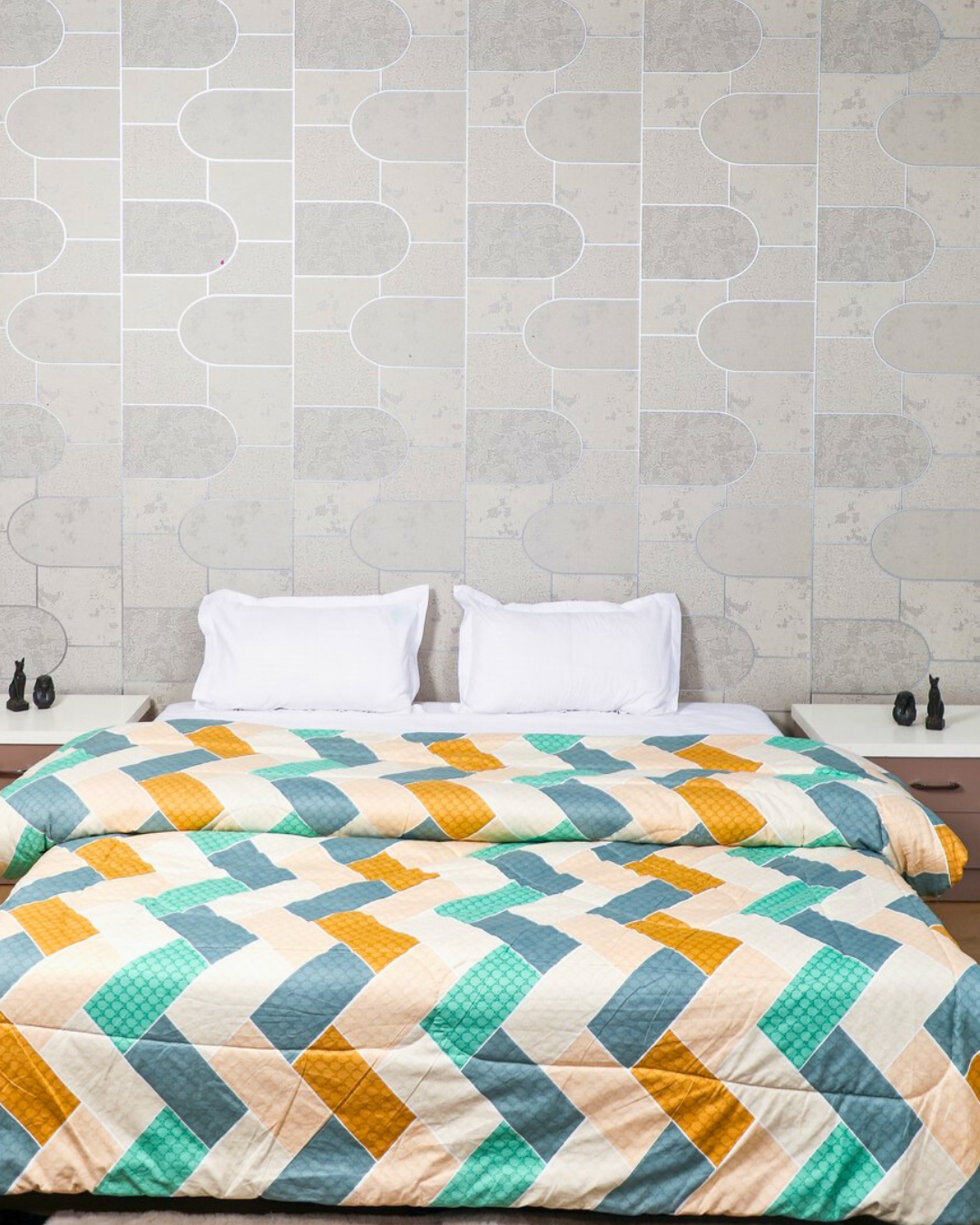 Fountain Grasses - DOUBLE BED REVERSIBLE COMFORTER (Geometric print)