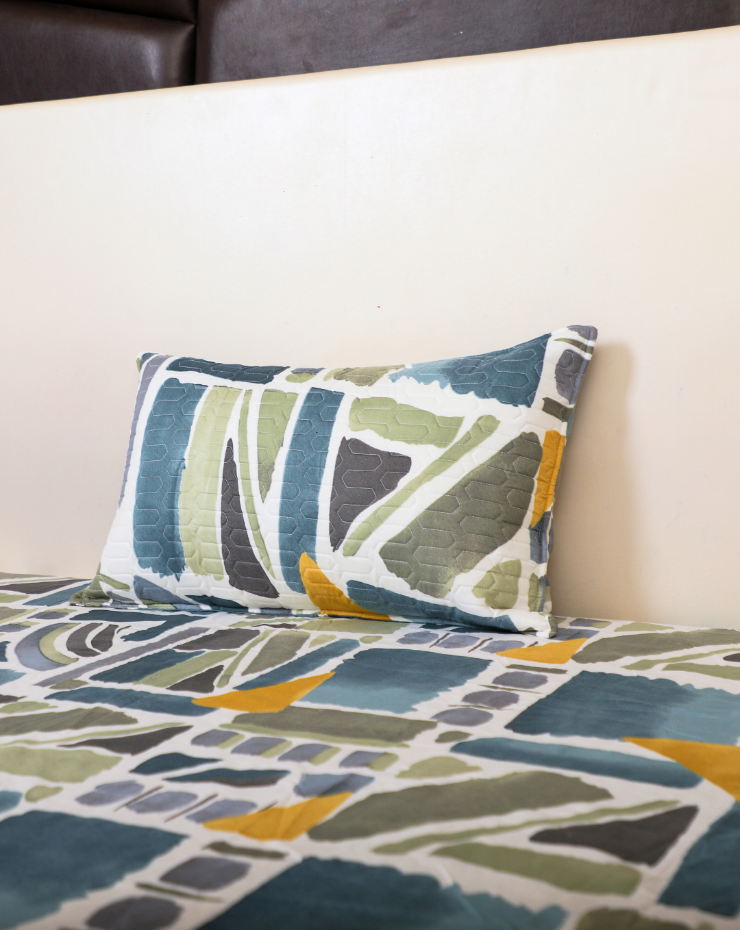 Anthurium - SINGLE BEDSHEET WITH QUILTED PILLOW COVER (Grey Blue color)