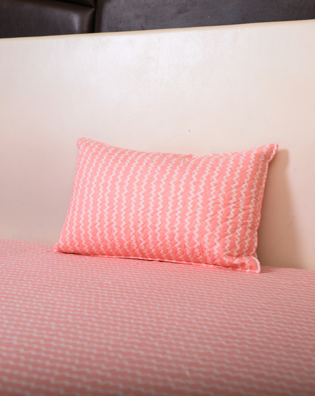 Anthurium- SINGLE BED SHEET WITH QUILTED PILLOW COVER (Pink)
