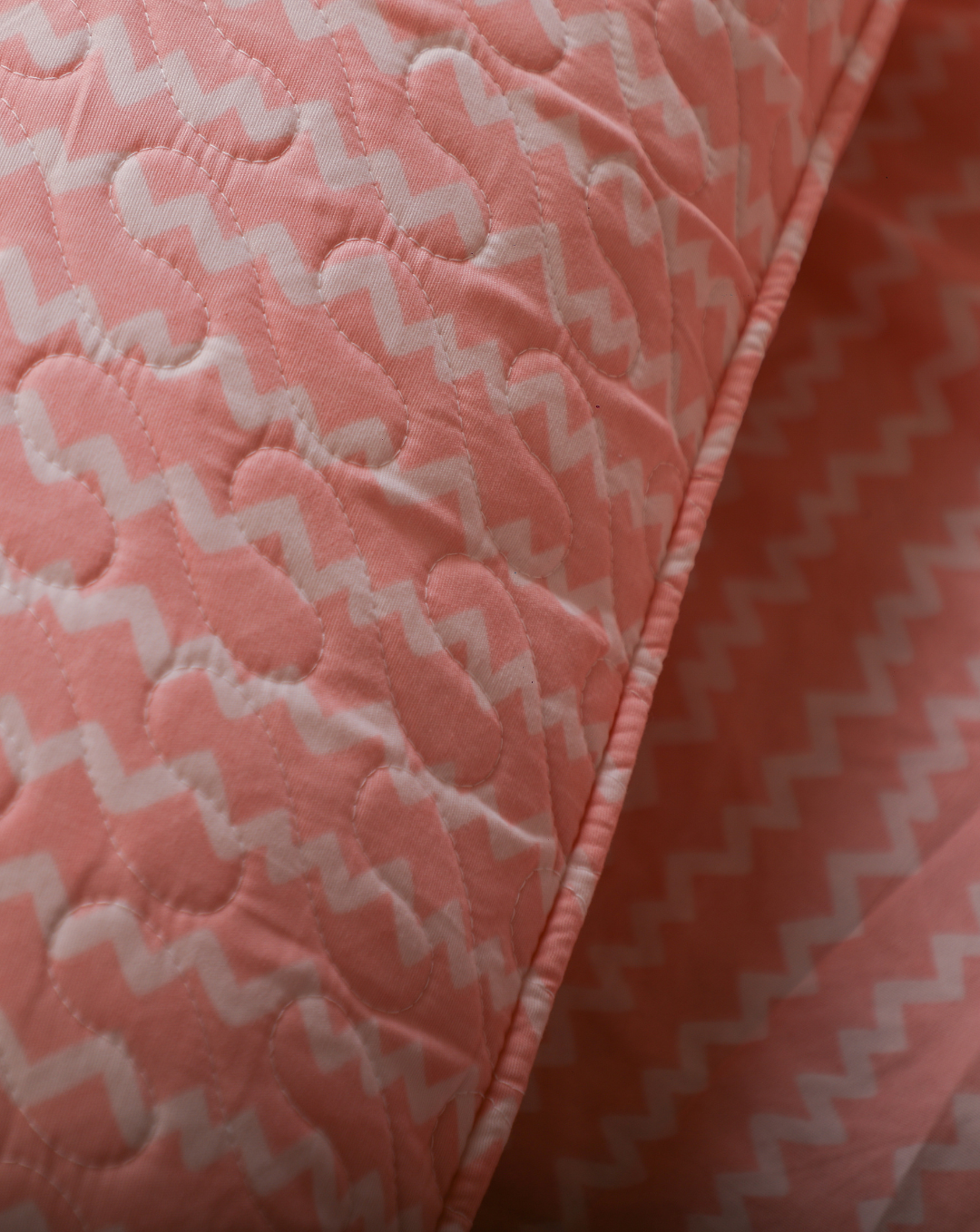 Anthurium- SINGLE BED SHEET WITH QUILTED PILLOW COVER (Pink)