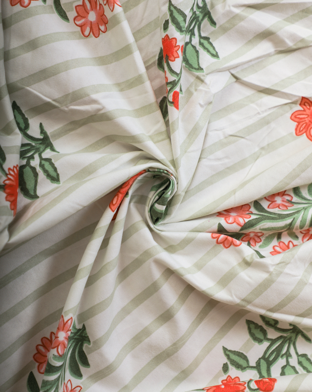 Anthurium -SINGLE BEDSHEET WITH QUILTED PILLOW COVER (Lining Green)