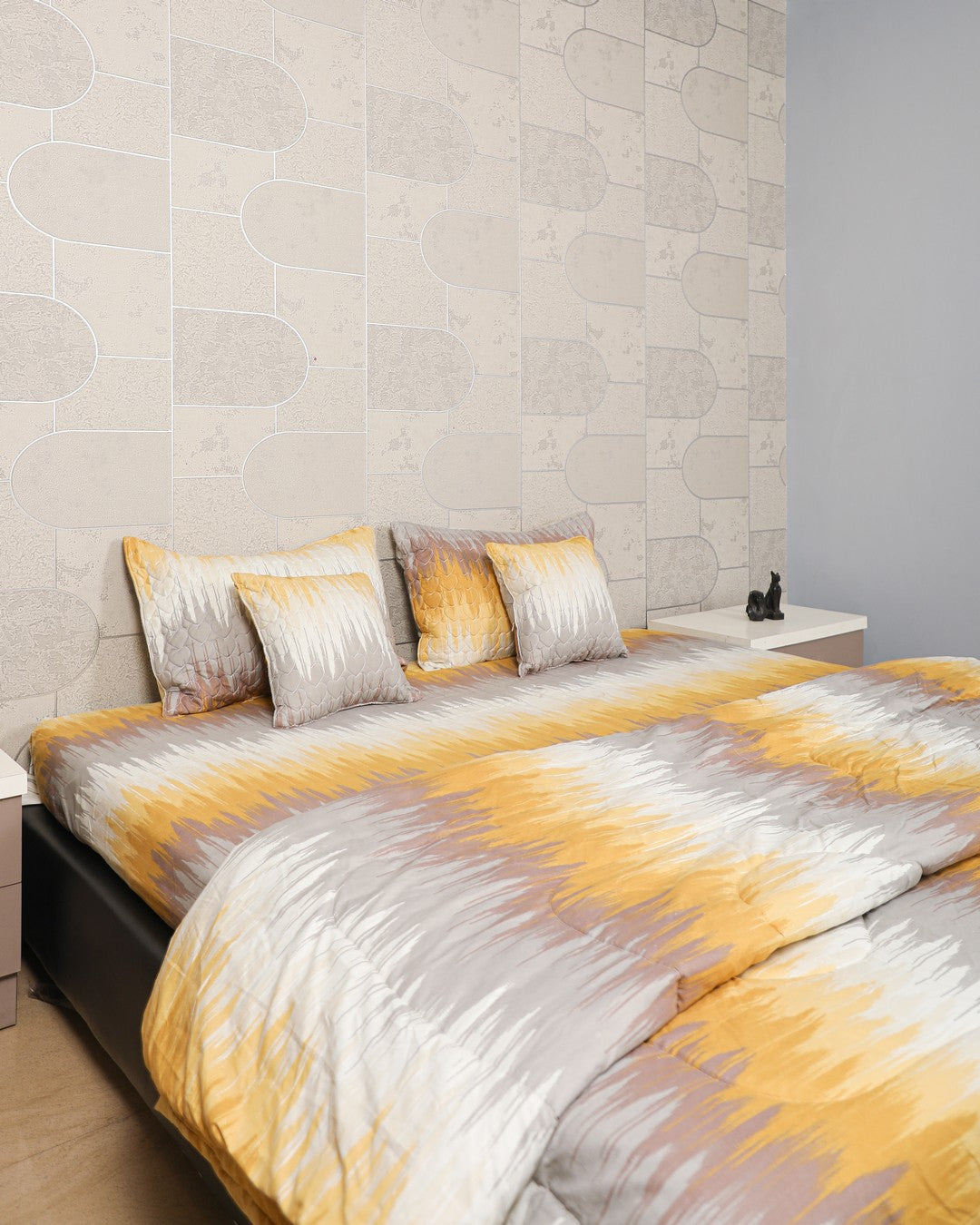 MARIGOLD – 6 Pc Bedset | Bedsheet, Comforter, Pillow Cover & Cushions (Sunset)
