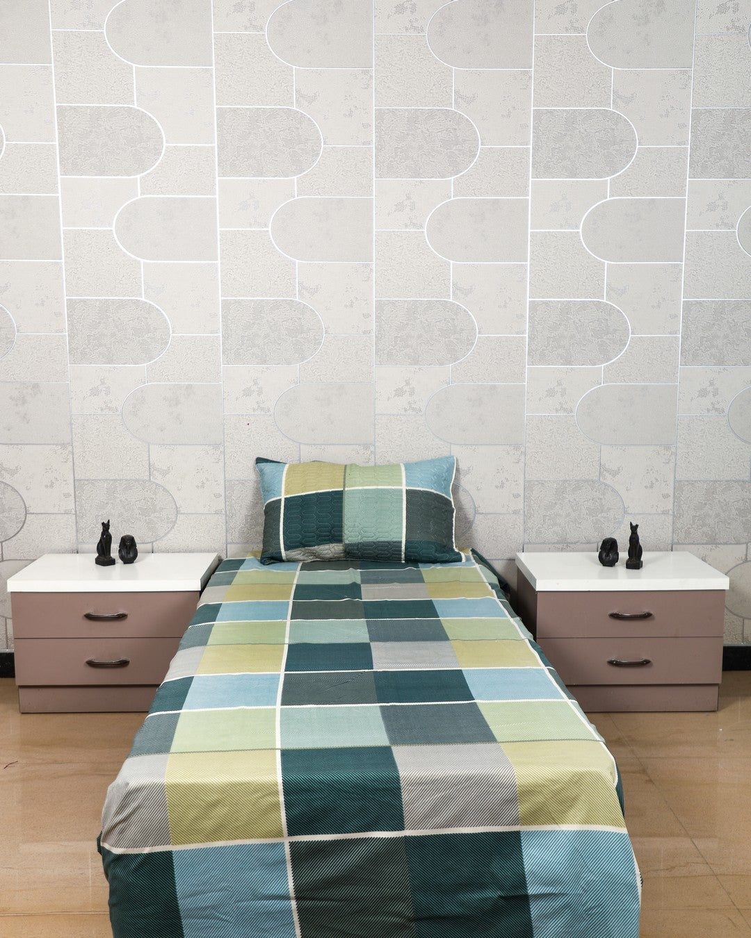 Anthurium - SINGLE BEDSHEET WITH QUILTED PILLOW COVER (Check Green)