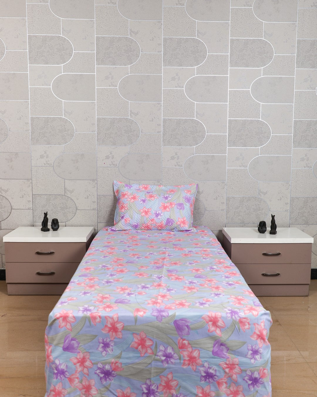 Anthurium - SINGLE BEDSHEET WITH QUILTED PILLOW COVER (Lavender)