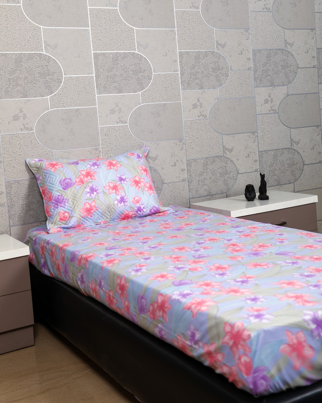 Anthurium - SINGLE BEDSHEET WITH QUILTED PILLOW COVER (Lavender)