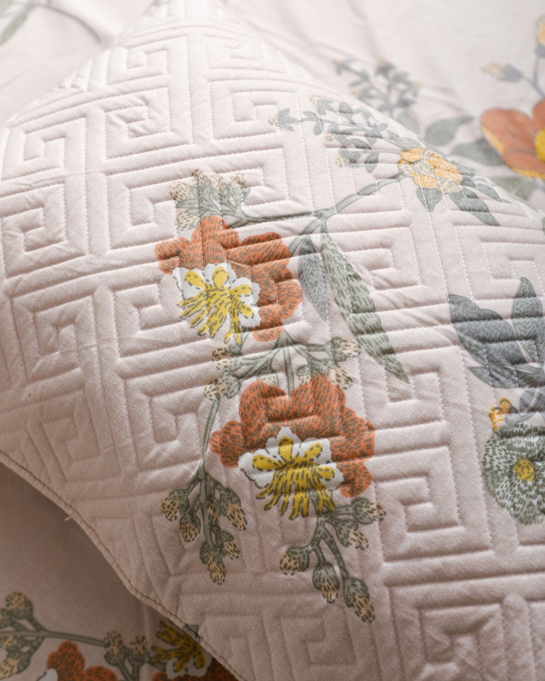 Anthurium - SINGLE BEDSHEET WITH QUILTED PILLOW COVER (Lavender)
