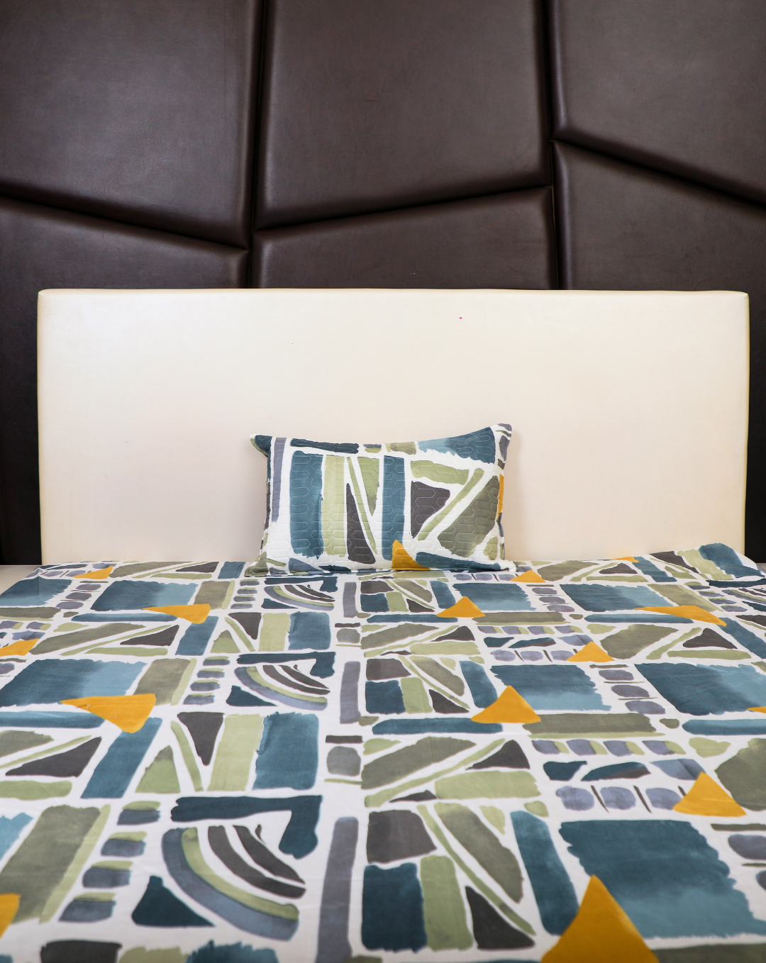 Anthurium - SINGLE BEDSHEET WITH QUILTED PILLOW COVER (Grey Blue color)