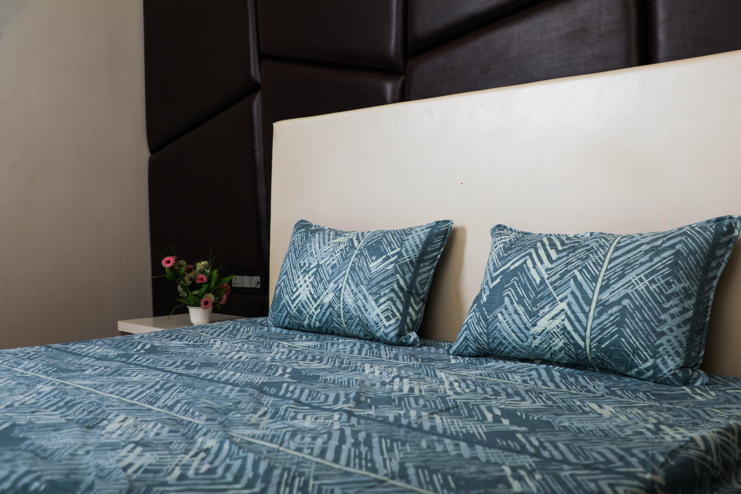 Anthurium - DOUBLE BED BEDSHEET WITH QUILTED PILLOW COVER (Turquoise Blue)