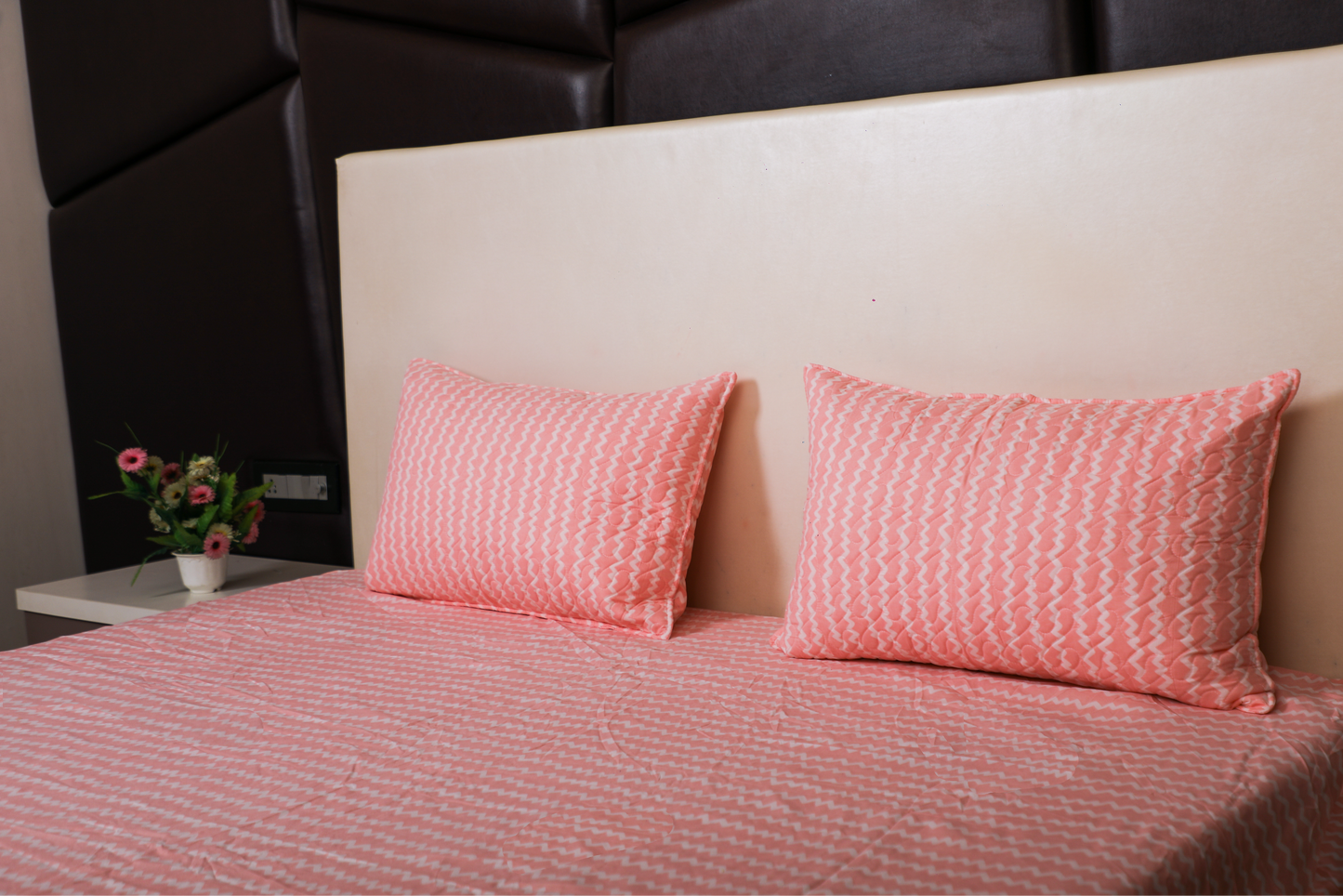 Anthurium- DOUBLE BED BEDSHEET WITH QUILTED PILLOW COVER ( Pink colour)