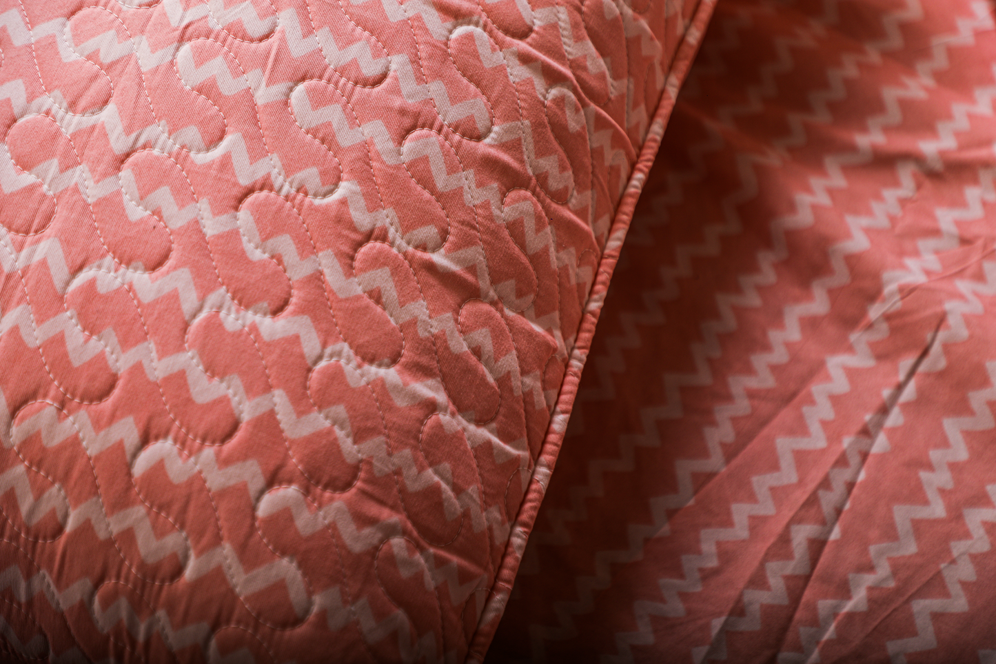Anthurium- DOUBLE BED BEDSHEET WITH QUILTED PILLOW COVER ( Pink colour)