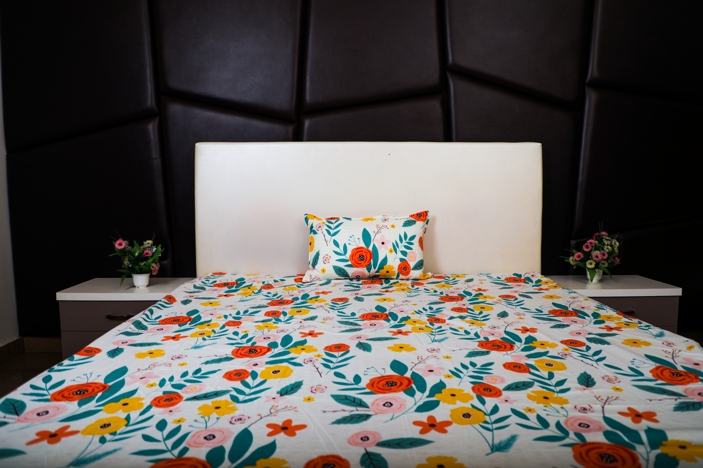 Velcro - FITTED SINGLE BEDSHEET (Multi Floral )