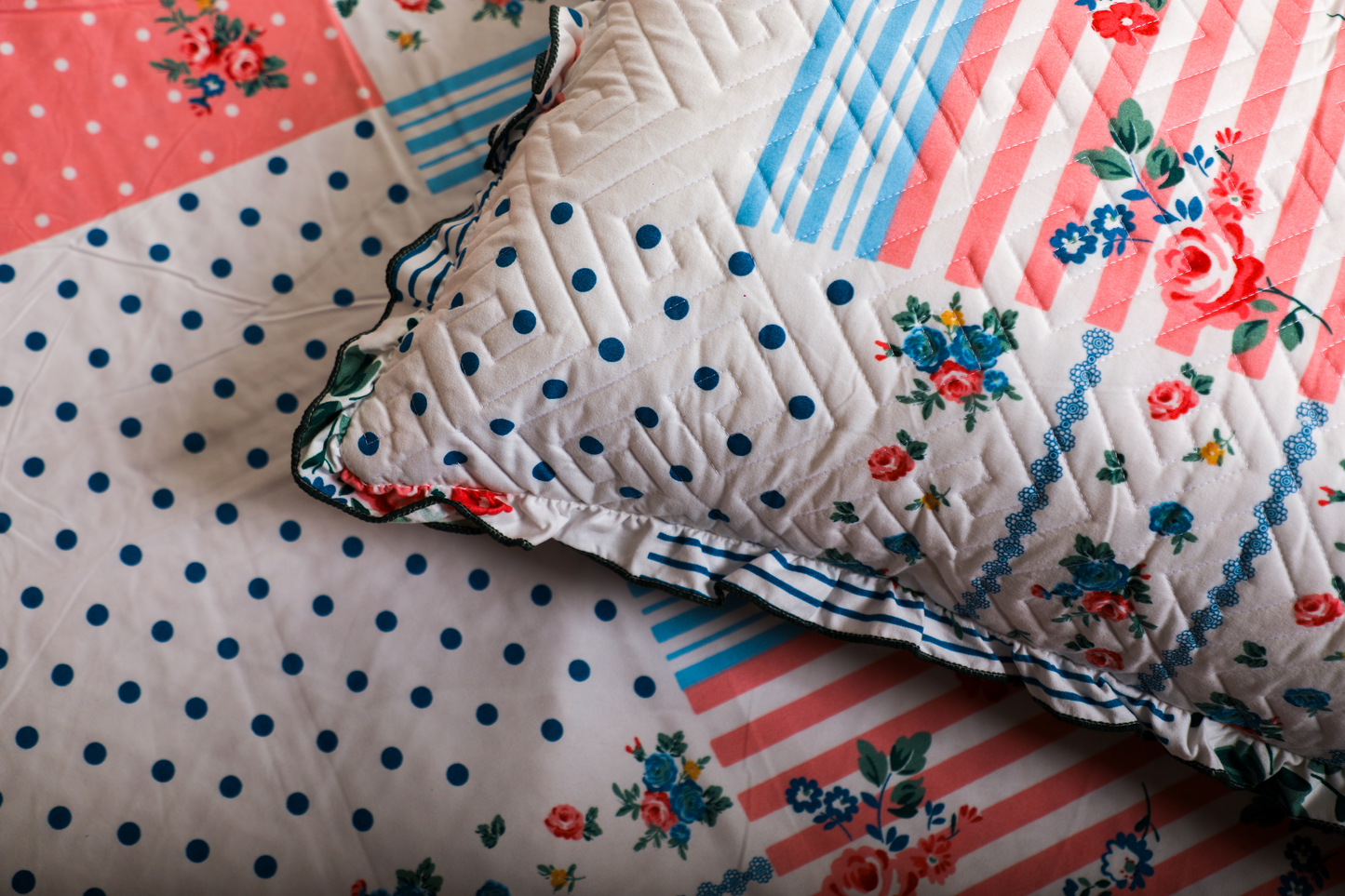BABY BREATH - 5 Pc Bedset | Bedsheet, Pillow Cover & Cushions (Multi Color)