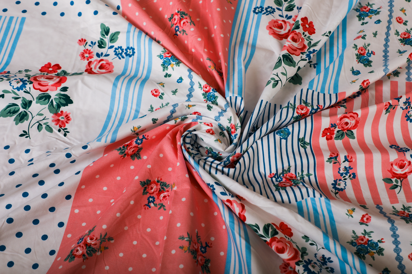BABY BREATH - 5 Pc Bedset | Bedsheet, Pillow Cover & Cushions (Multi Color)