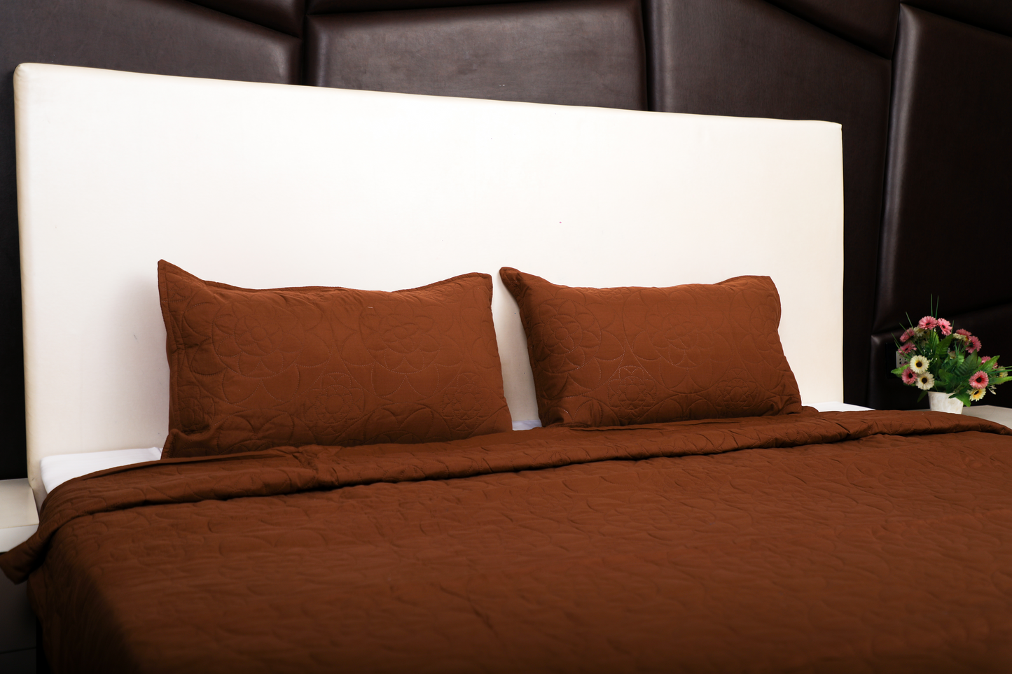 Beauty Bush Light Brown – Premium Quilted Bedspread for Elegant Bedrooms