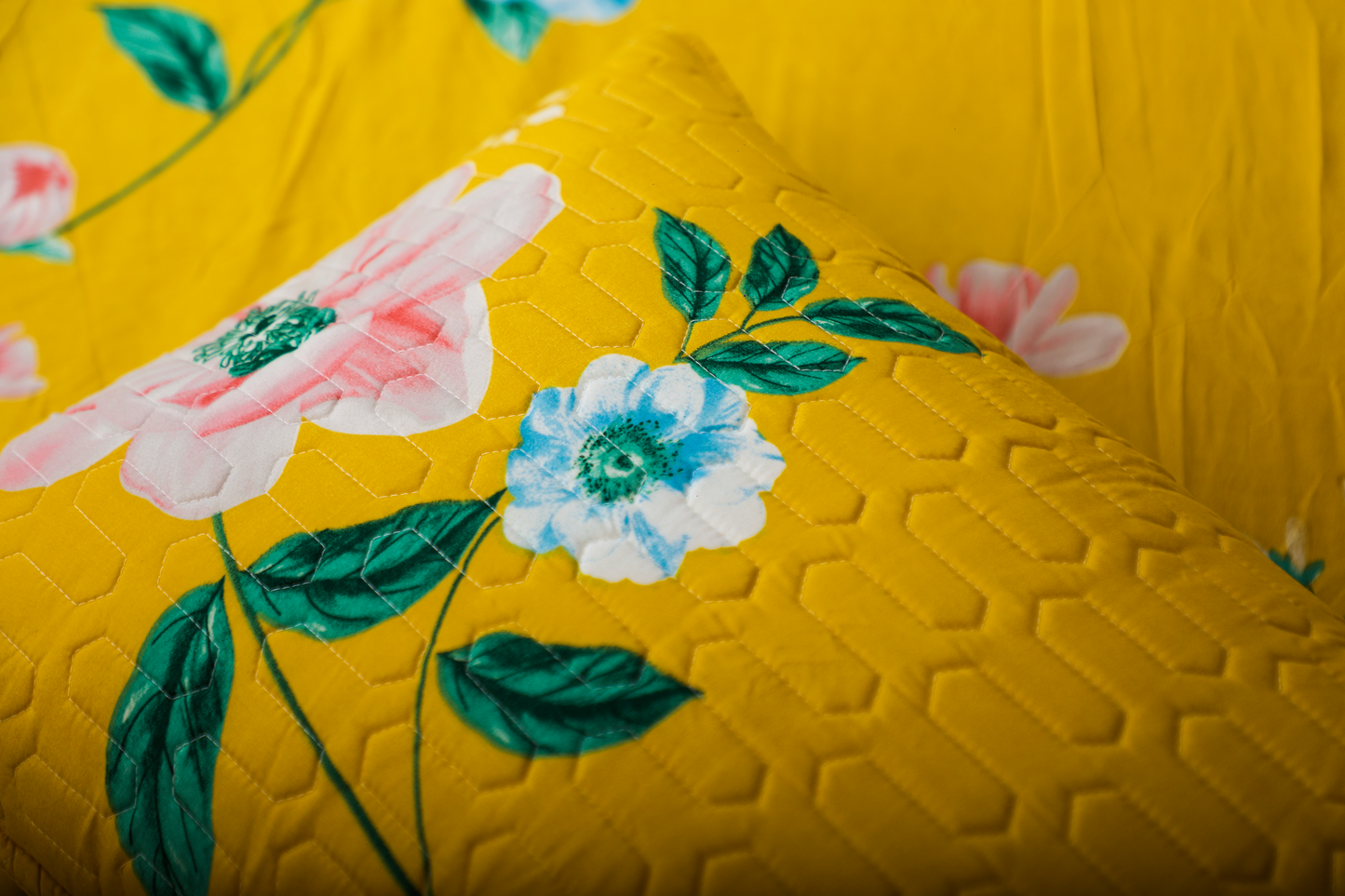 Anthurium - DOUBLE BED BEDSHEET WITH QUILTED PILLOW COVER ( Yellow color )
