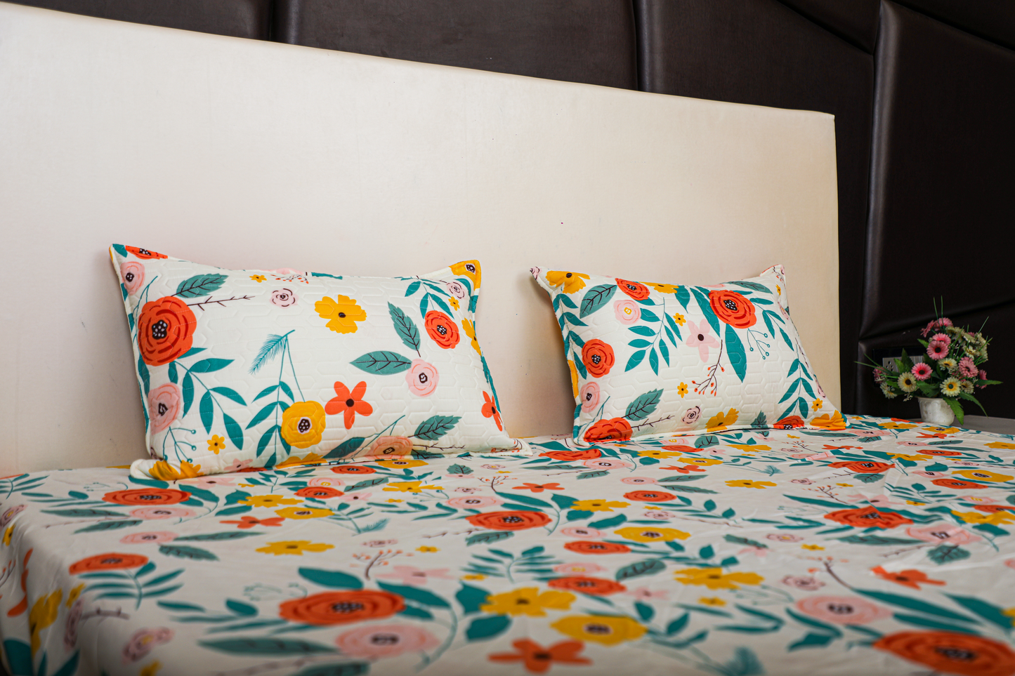 Anthurium - DOUBLE BED BEDSHEET WITH QUILTED PILLOW COVER (Multi Floral )