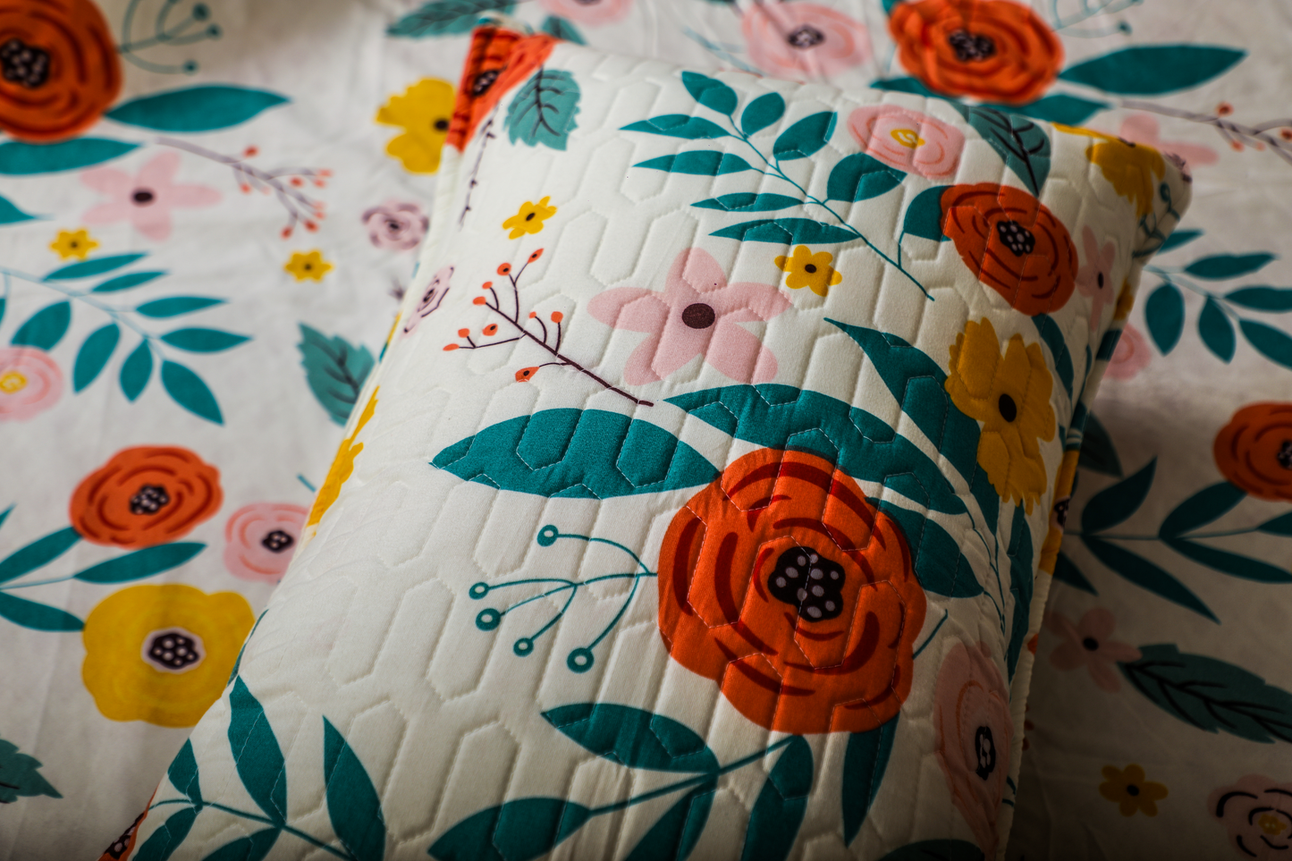 Anthurium - DOUBLE BED BEDSHEET WITH QUILTED PILLOW COVER (Multi Floral )