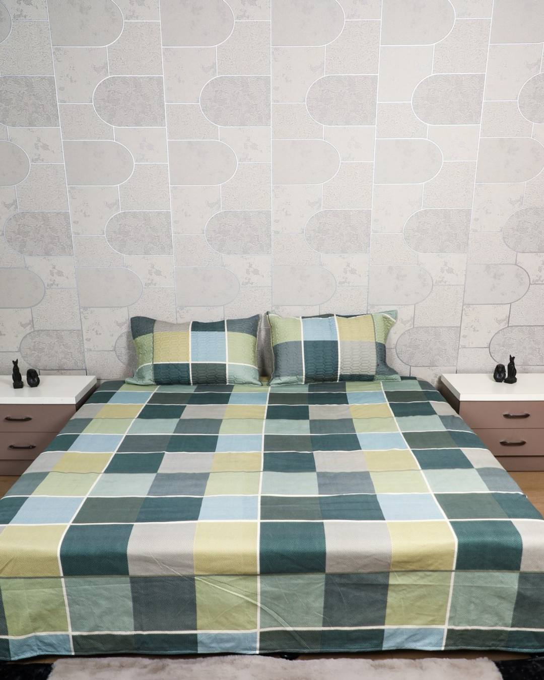Anthurium Check Green King Size Bedsheet Set with Quilted Designer Pillow Covers – Ultra-Soft, Breathable, and Luxury Bedding for All Seasons