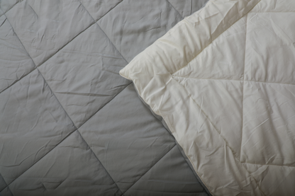 Fountain Grasses -DOUBLE BED REVERSIBLE COMFORTER (Grey White)