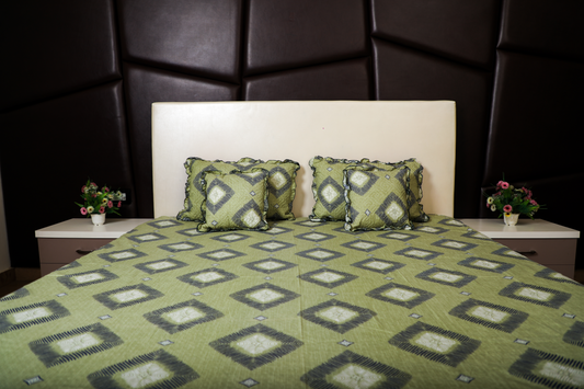 BABY BREATH - 5 Pc Bedset | Bedsheet, Pillow Cover & Cushions (Rhombus)