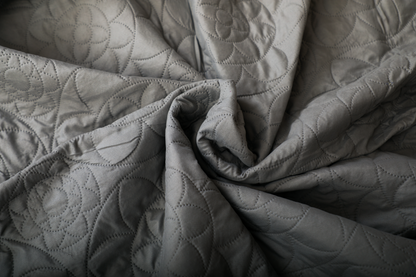 Beauty Bush Grey – Premium Quilted Bedspread for Elegant Bedrooms