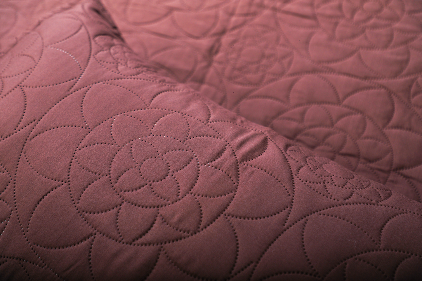Beauty Bush Brown – Premium Quilted Bedspread for Elegant Bedrooms